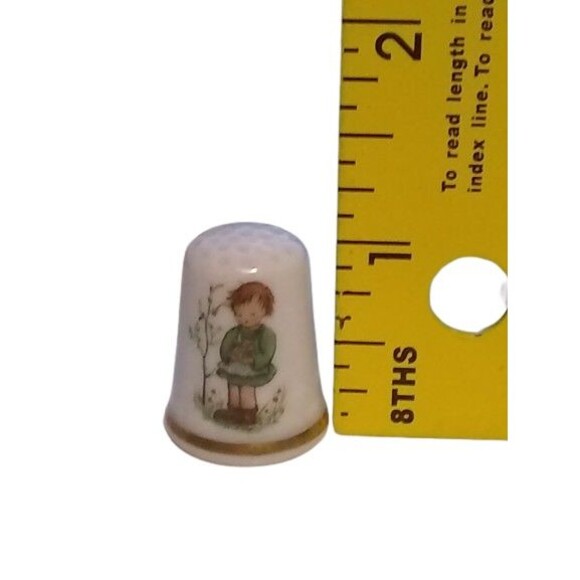 Spring Bouquet 2nd Ed Porcelain Thimble by SCHMID Vintage 1983 West Germany ~ - Picture 5 of 6